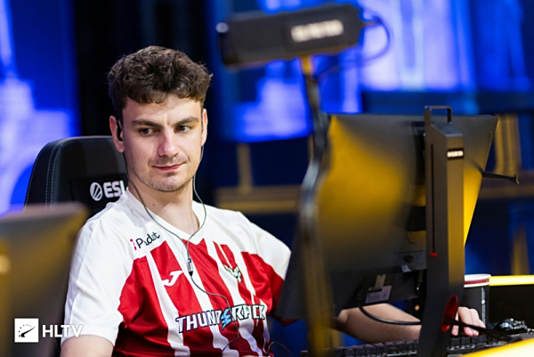 【赛前预告】12月26日德玛西亚杯，TES vs VG JDG vs WE